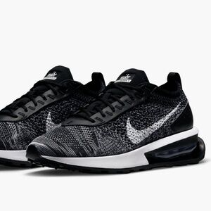 Nike Air Max Flyknit Racer Women’s 8.5 Black/White NIB